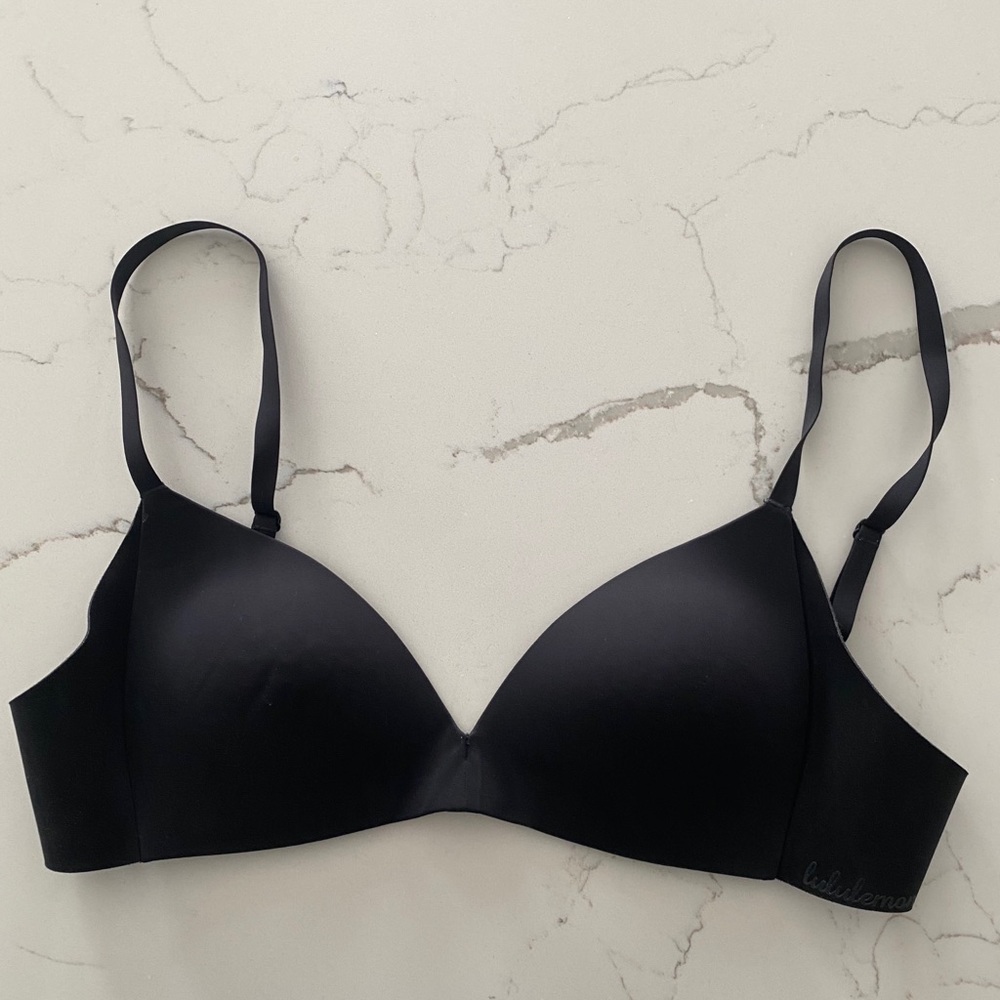 Lululemon ‘Take Shape’ bra in black